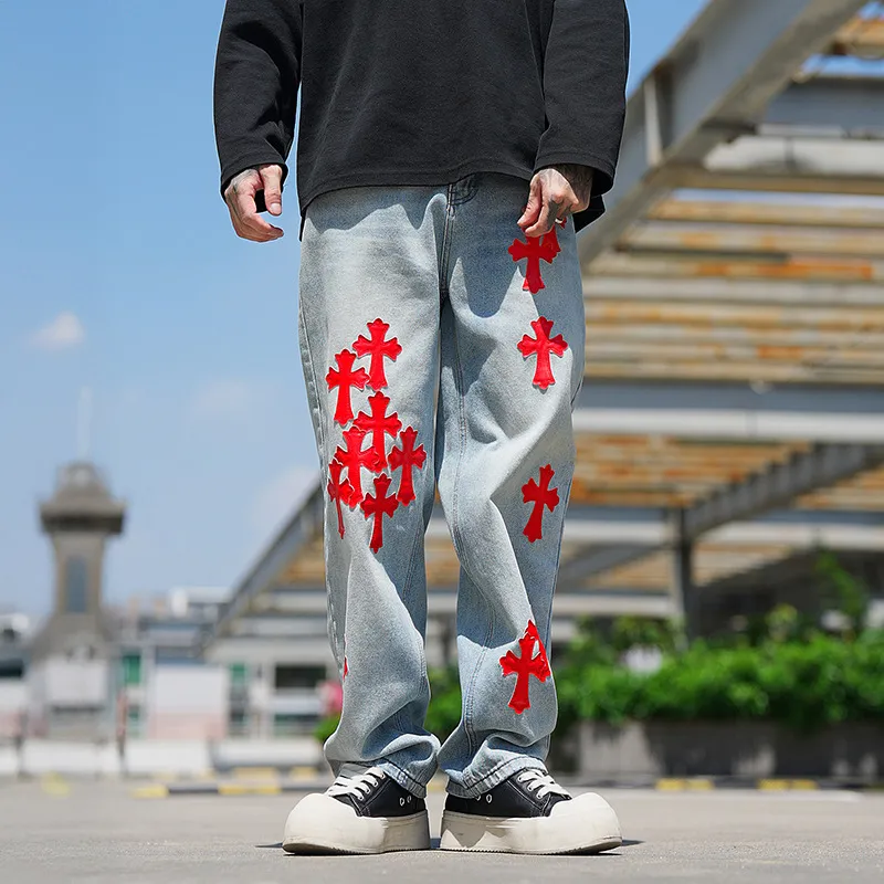 P270 💰 (Top version) chrome hearts ss25 new blue Miami patchwork red leather jeans. Styles with different wash textures, very friendly to people with thin legs and thick legs. The slightly flared version is very flattering to the leg shape. The timeless and moderate length makes it easy to match casually. It has the basic styling foundation for various styles and is a must-have in the wardrobe! The fabric is stiff but also makes the upper body soft without losing texture. The washing process is even more perfect. It is a must-have item for everyone! ! !  Color: blue Size: 30-32-34-36 30 32 34 36 Waist circumference 80 85 90 95 Sitting circumference 105 110 135 120 Foot opening 46 47 48 49 External length 102 103 104 105